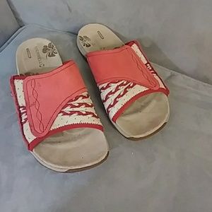 Merrell Q Form 🌈 Slides